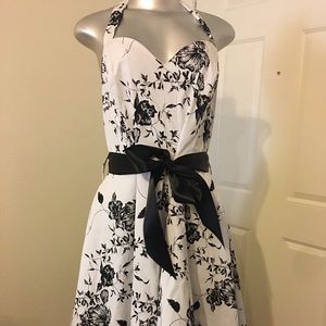 Dress By, Queen Of Holloway very Beautiful dress